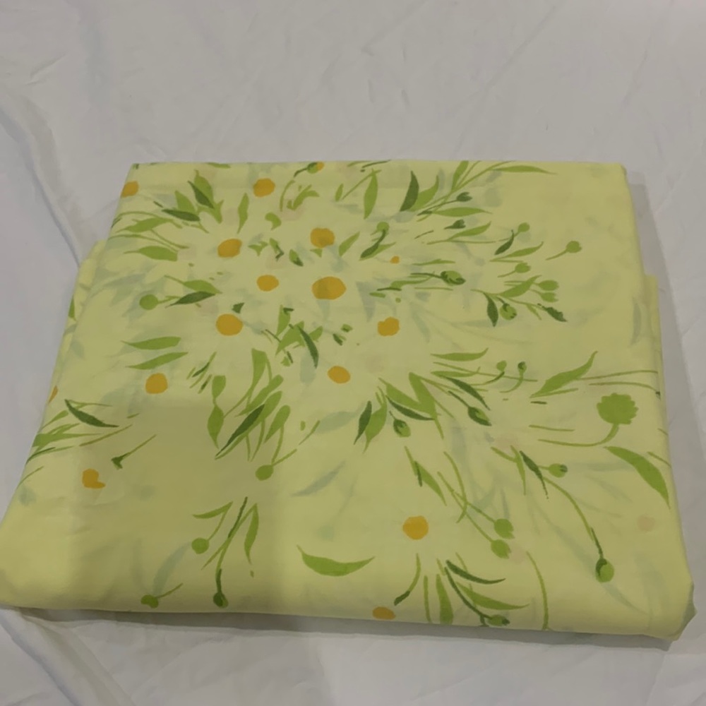 Vintage yellow flat sheet with flower design
